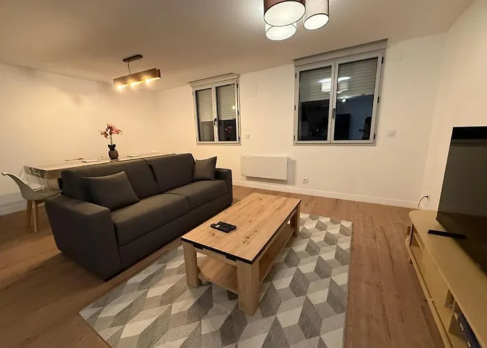 La Cave Refuge * Λούρδη